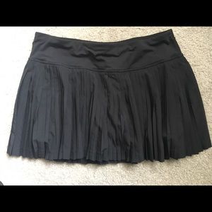 Lululemon Black pleated tennis skirt